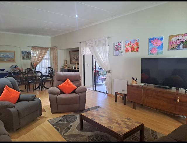 3 BEDROOM TOWNHOUSE TO LET IN ARCON PARK